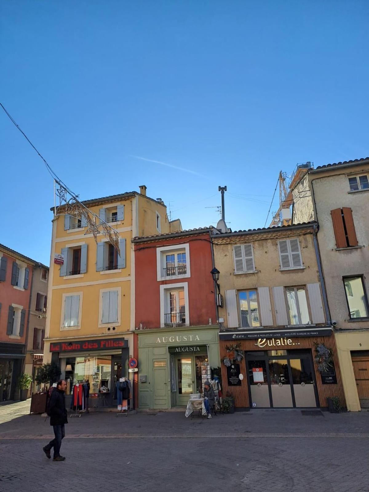 Apartamento Le Nid De Marius LʼIsle-sur-la-Sorgue Exterior foto